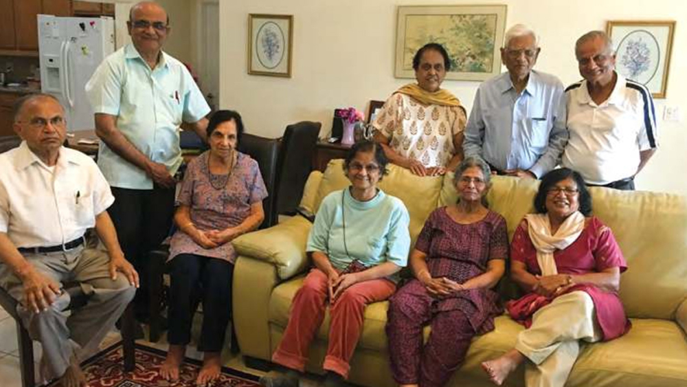 Maheshhbai at Shantiniketan, 
FL With GC members from left- Arvind Patel, 
Gaurang Vaishnav, Raginibahen and 
Girish Gandhi, June 2017