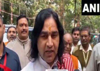 [ ANI ] If Bangladesh govt can’t protect Hindus, it should give them Hindu Rashtra: Devkinandan Thakur