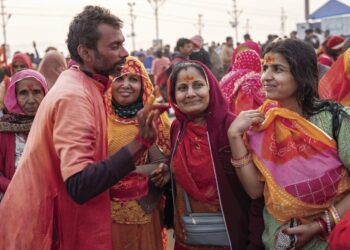 [ A V Press ] Strokes of color on foreheads are major display of Hinduism