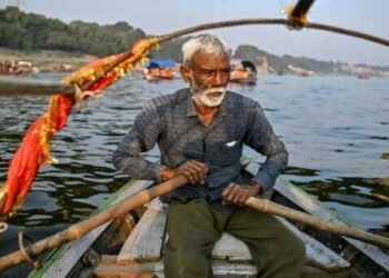 [ Norfolkneradio ] India’s sacred boat service for giant Hindu festival