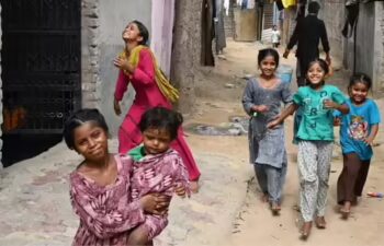 Pakistani Hindu refugees in Delhi discuss future as eviction looms