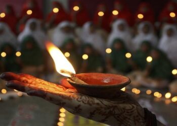 Diwali: Opportunity for introspection and lighting up lives of others